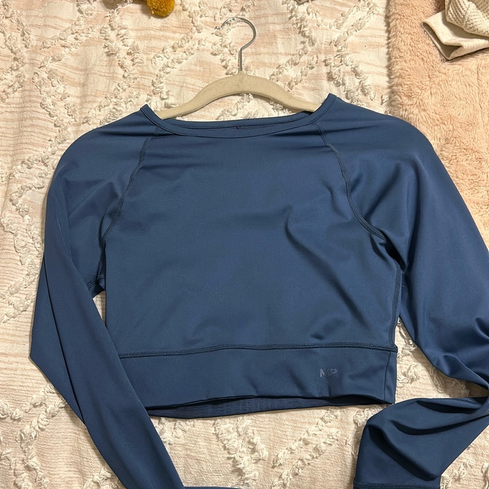 Blue long sleeve crop top